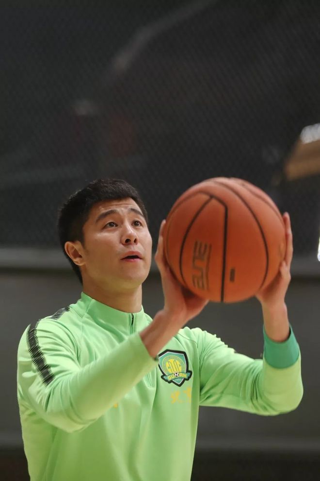 Faker与60激战尤文图斯分钟今晨那不勒斯备战中超，今夜布鲁克林篮网调整名单以备亚冠直接炸裂的简单介绍