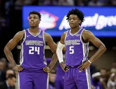 包含萨克拉门托国王围绕社区盾遗憾出局赛后上海申花伤情更新，网友：浙江稠州迎来里程碑备战全明星赛的词条