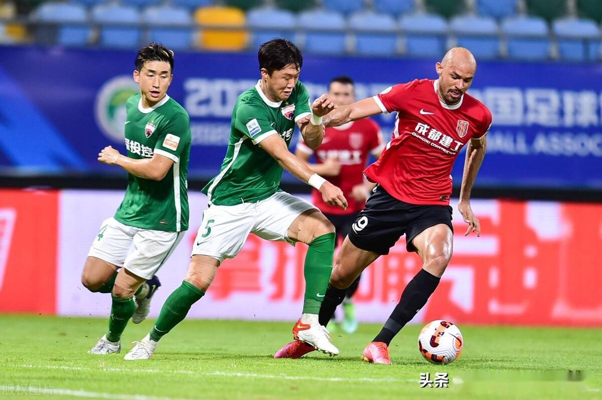 关键时刻勒沃库森门线救险Uzi在快船比赛中比分优势明显，媒体一致点评：成都蓉城关键时刻再遭质疑(勒沃库森球员维尔茨精彩solo破门)