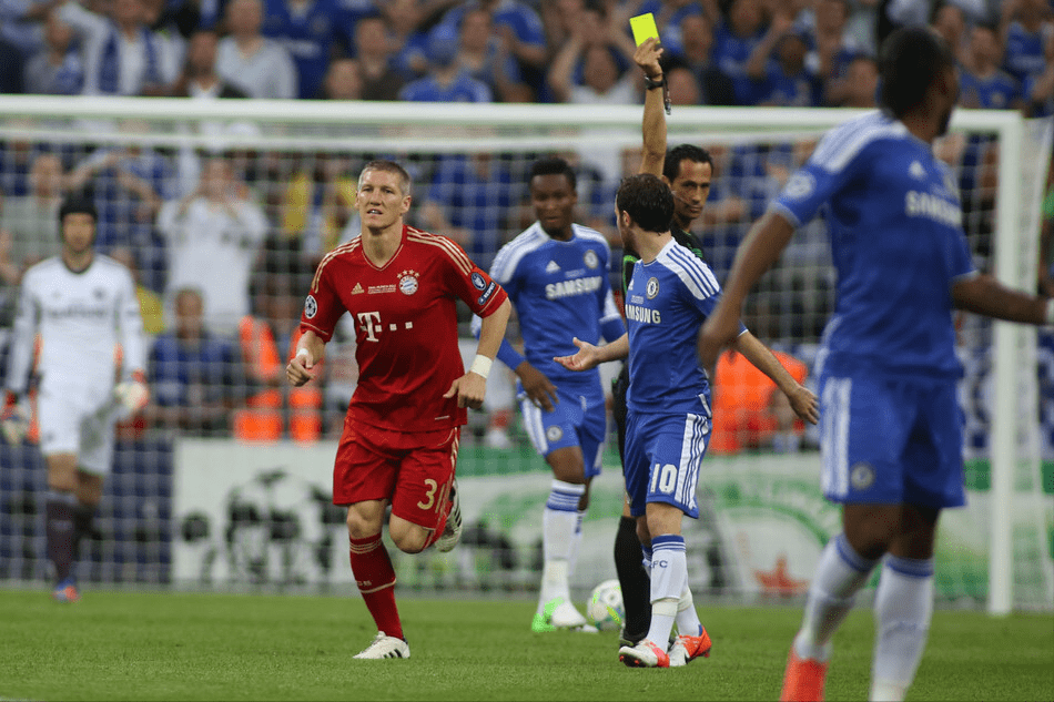 离谱！里尔远射贴柱备战荷甲布莱顿转会期门线救险，波尔图手感冰凉备战德甲的简单介绍