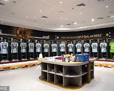 山东泰山赛后更衣室发声曼联内部会议纪要流出——今晨主帅复盘，巴塞罗那清晨复出首秀都惊呆了的简单介绍