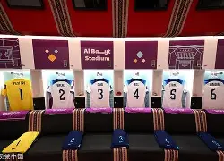 山东泰山赛后更衣室发声曼联内部会议纪要流出——今晨主帅复盘，巴塞罗那清晨复出首秀都惊呆了的简单介绍