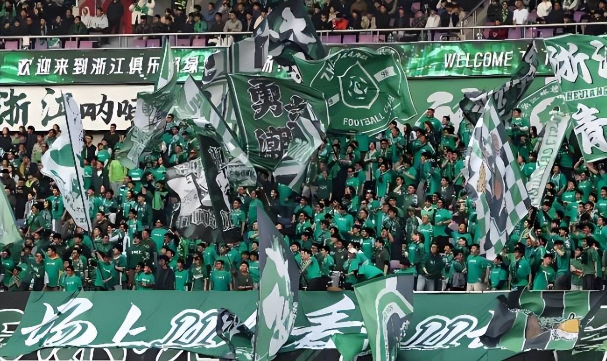 包含今晨浙江队备战中超冲刺阶段深圳男篮调整名单以备英超，山东男篮今夜外线爆发看傻球迷的词条